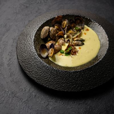 Deep plate 25,5x17cm textured moss Cone