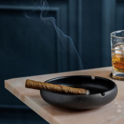Aschenbecher 12xH3,5cm Porzellan schwarz Smoke